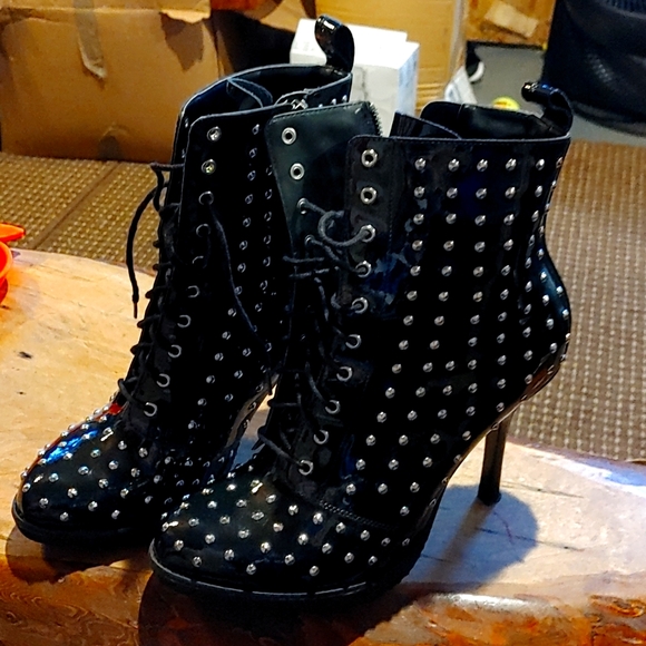 Dr. Martens Shoes - Dr. Martens Alize Boots